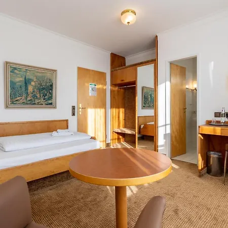 Trip Klee Am Park 3* Wiesbaden